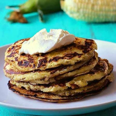 chorreadas de maíz costarricense con natilla
