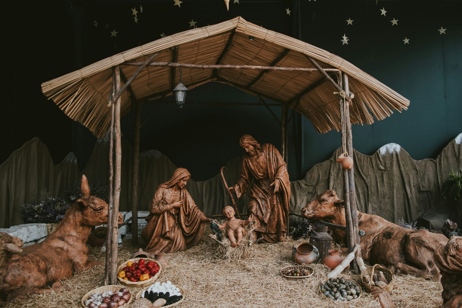 Pesebre navideño con Jesús, María y José